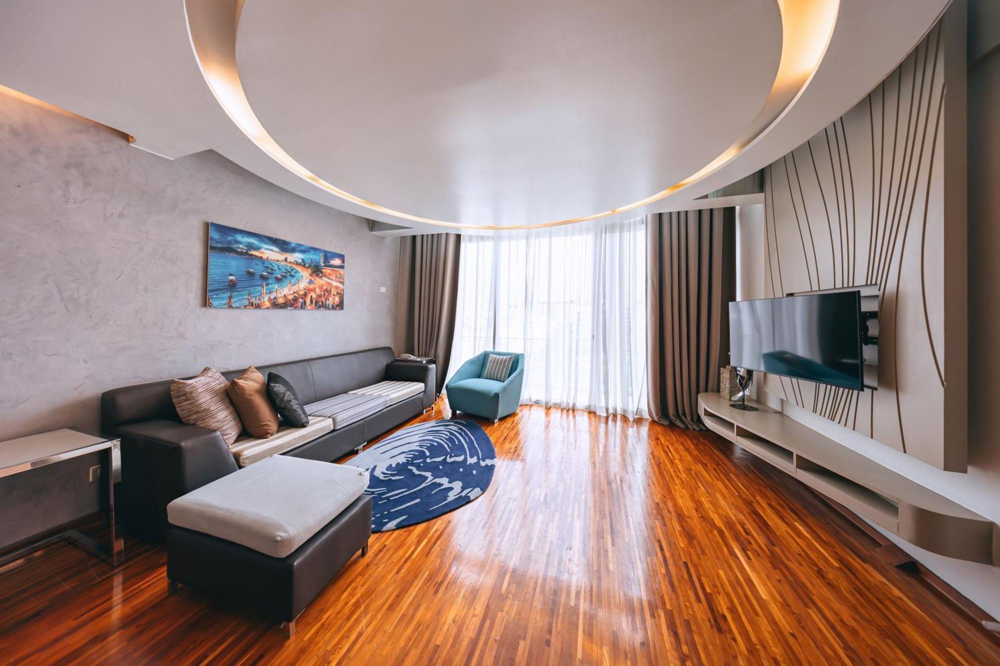 Hotel Baraquda Heeton Pattaya By Compass Hospitality Номер фото