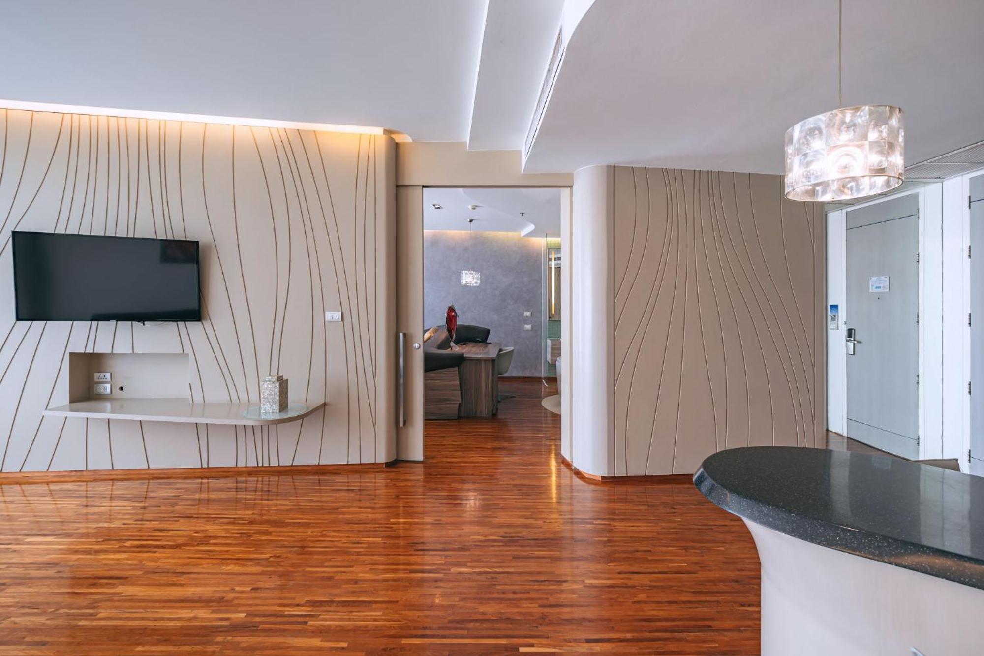 Hotel Baraquda Heeton Pattaya By Compass Hospitality Номер фото