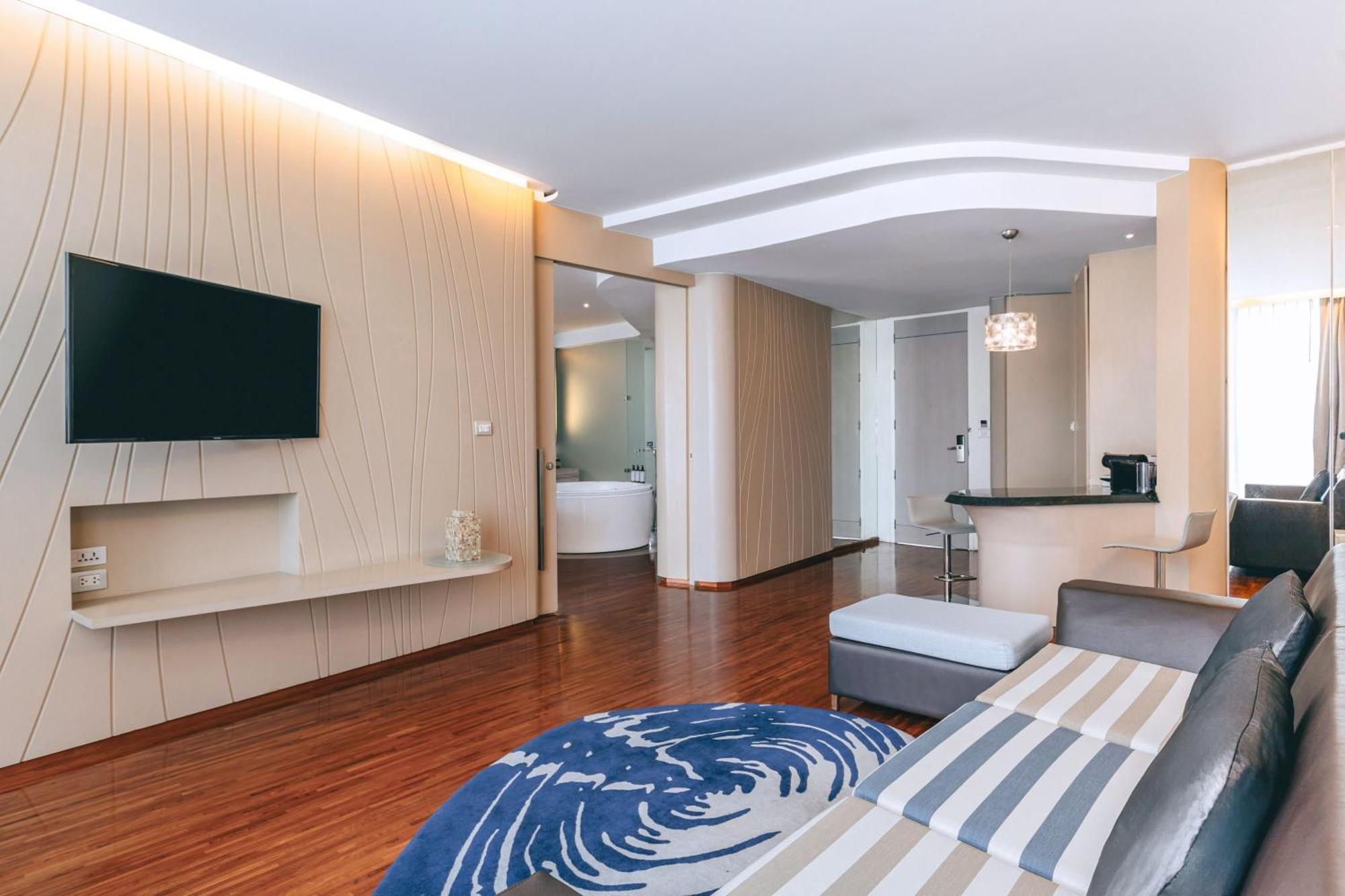 Hotel Baraquda Heeton Pattaya By Compass Hospitality Екстер'єр фото