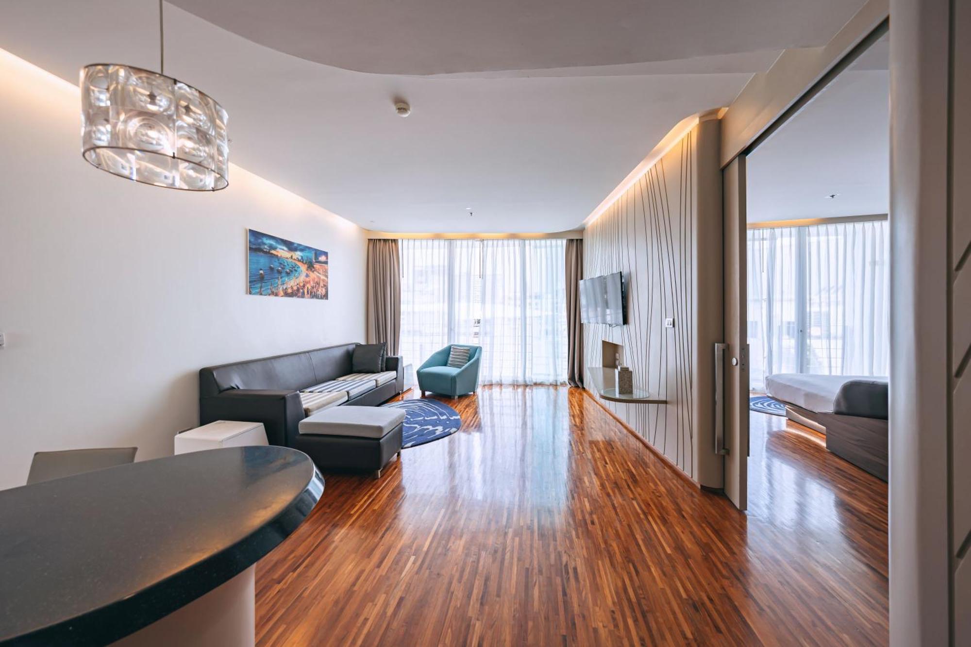 Hotel Baraquda Heeton Pattaya By Compass Hospitality Екстер'єр фото